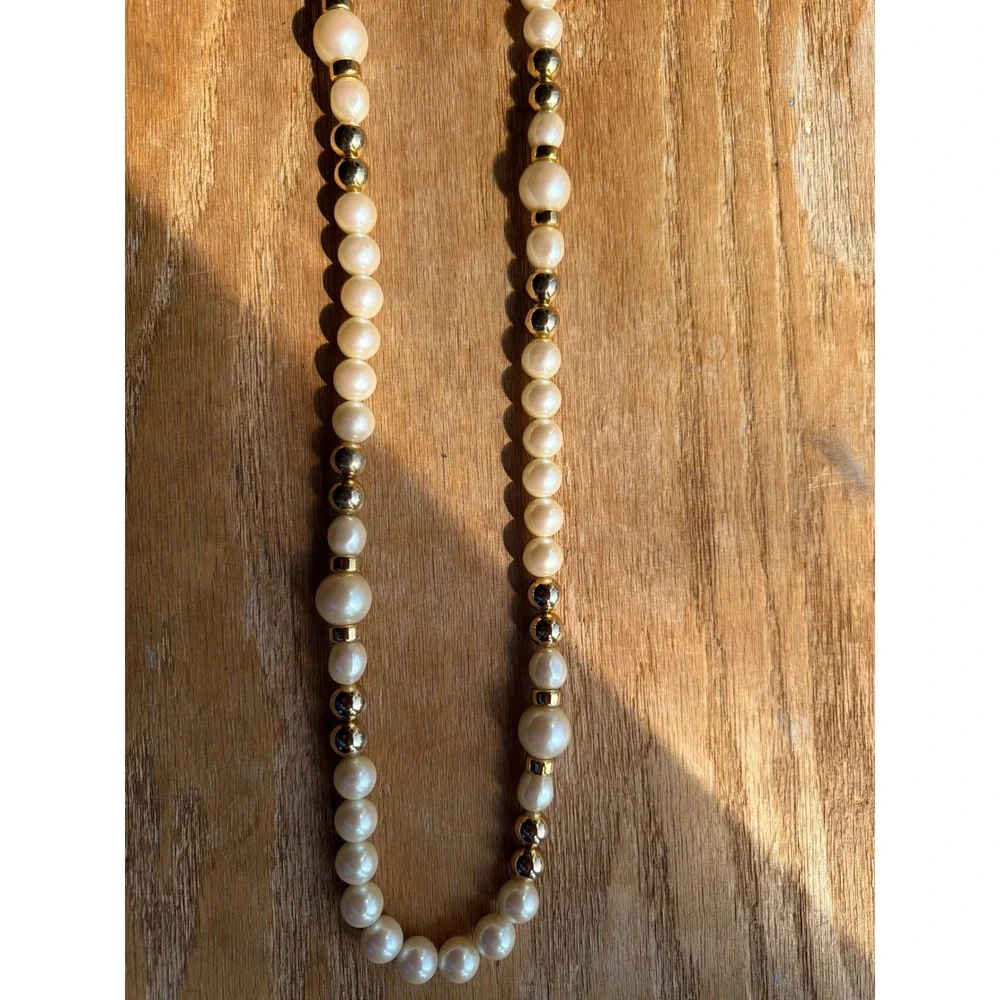 Vintage Faux Pearl Necklace Gold Tone Accent Beads Creamy White